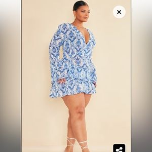 •pretty little thing ruffle dress
•size 14
•NWT